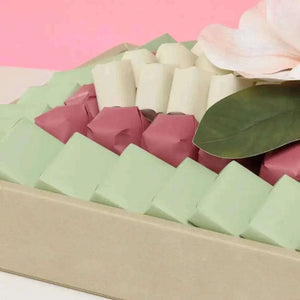صينية جلدية فاخرة بنقشة زهور الماغنوليا بلون الشوكولاتة flowerna