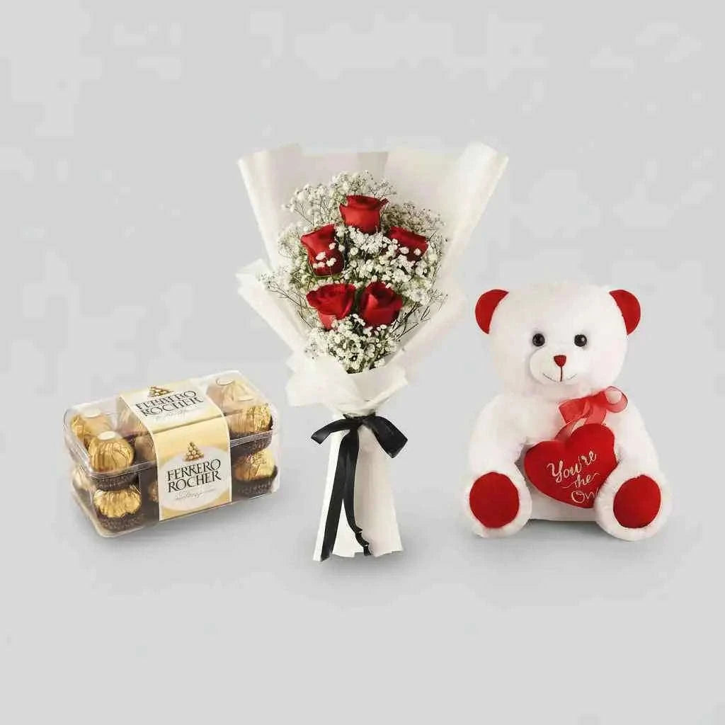 خمس وردات حمراء مع جيبسوفيلا وفيريرو روشيه ودمية دب flowerna