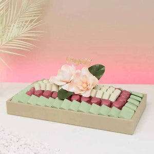 صينية جلدية فاخرة بنقشة زهور الماغنوليا بلون الشوكولاتة flowerna
